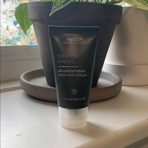 Aveda Botanical Kinetics Oil Control Lotion